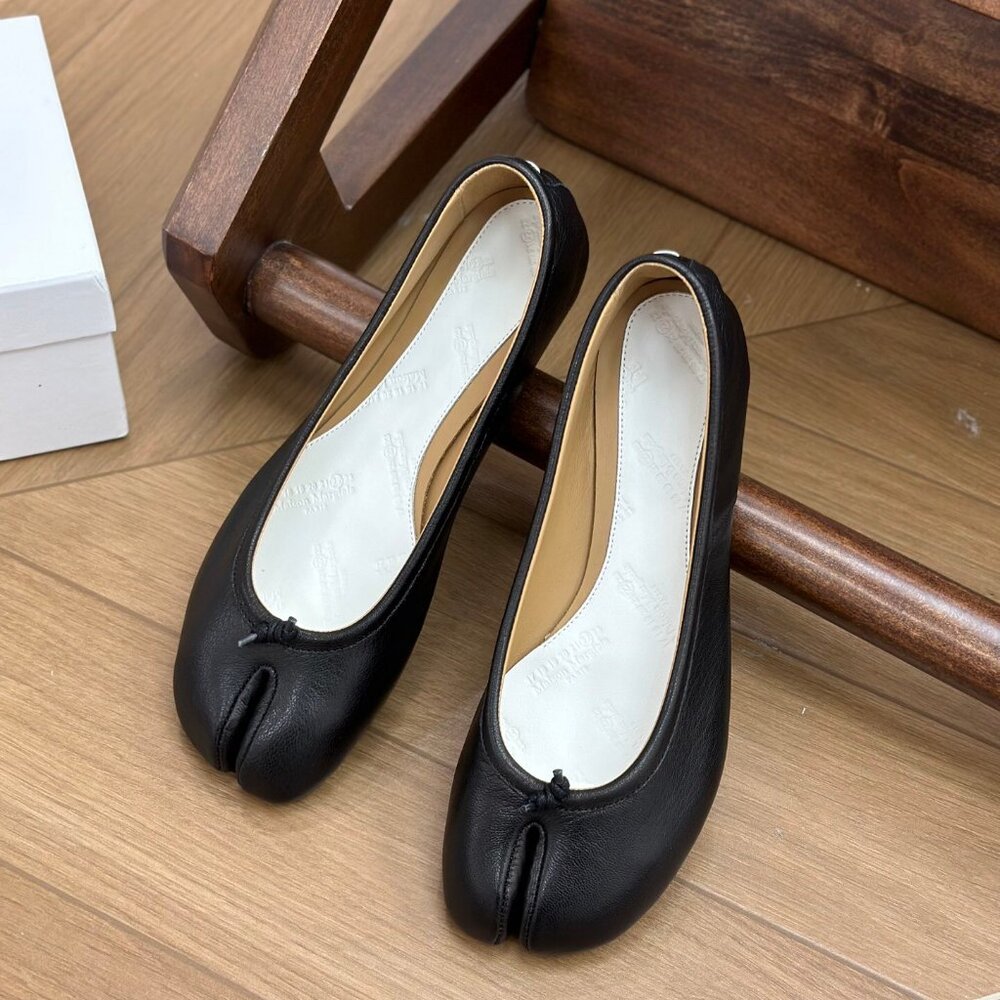 Maison Margiela Tabi Loafer | Black tabi - Picture 3 of 9